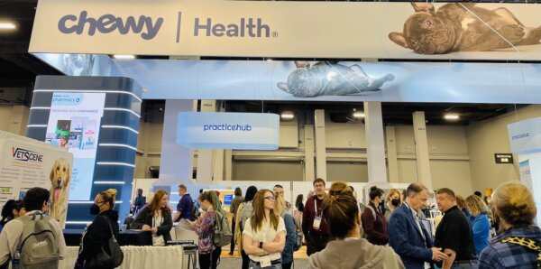 Chewy Practice Hub Platform Showcased At Western Veterinary Conference   ChewyBoothPracticeHubWVC2022 300x149@2x 