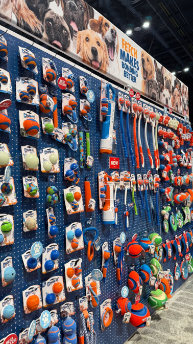 Petmate Chuck-It Display